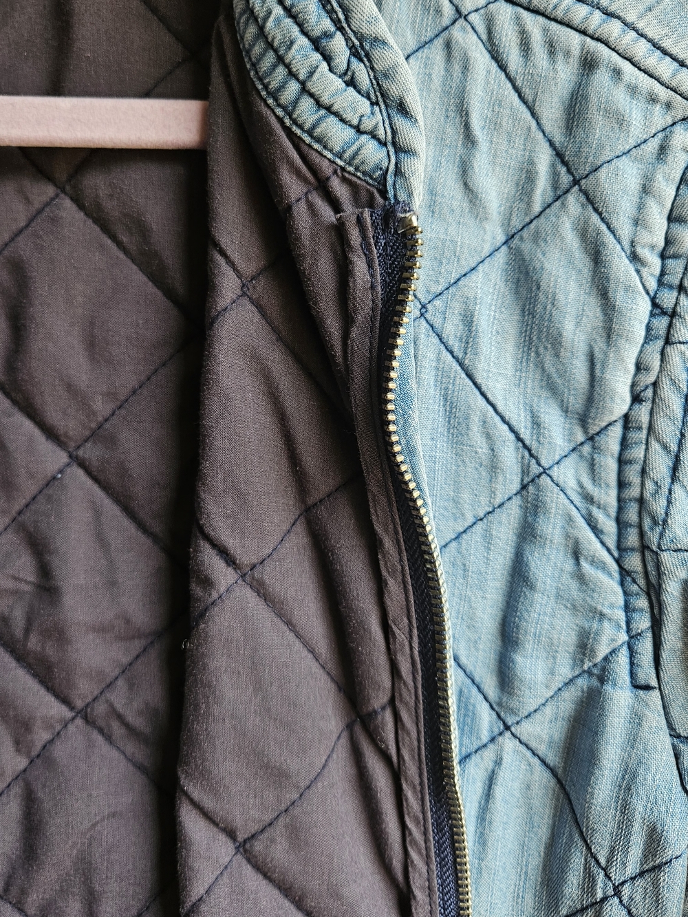 Gap Women's XL Quilted Chambray Bomber Jacket Medium Wash Denim Lightweight - Picture 5 of 7